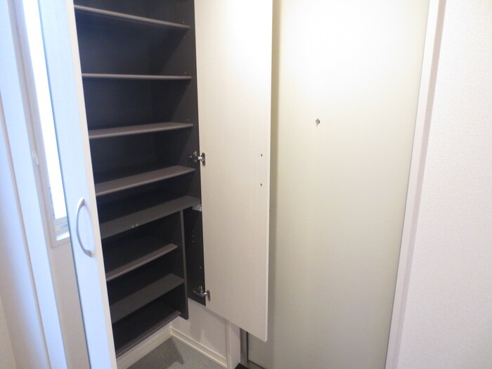 物件内観写真7　(靴箱)