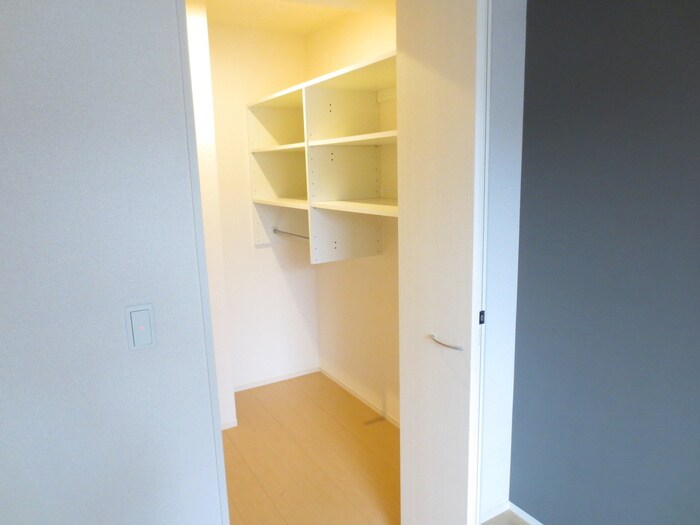 物件内観写真10　(収納)