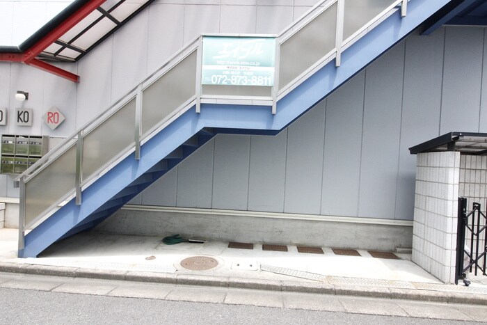 物件外観写真3　(駐輪場)