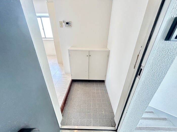 物件内観写真14　(玄関)