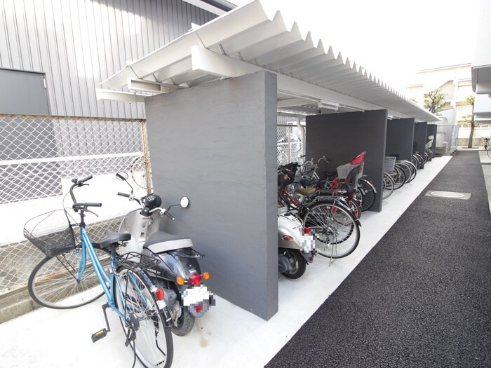物件外観写真3　(駐輪場)