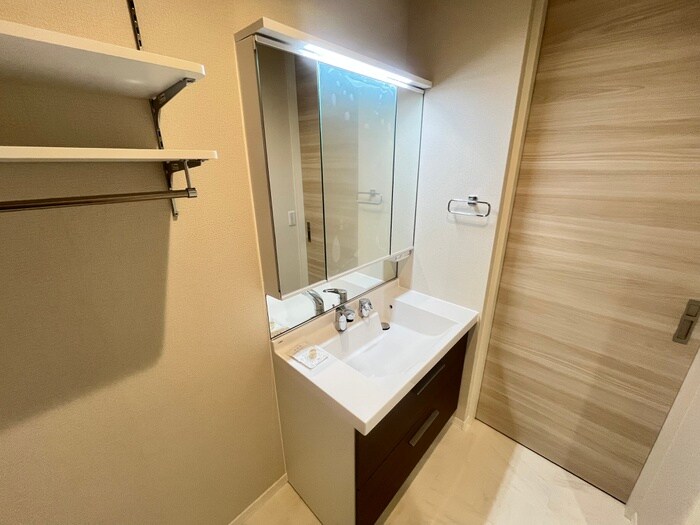 物件内観写真9　(洗面)