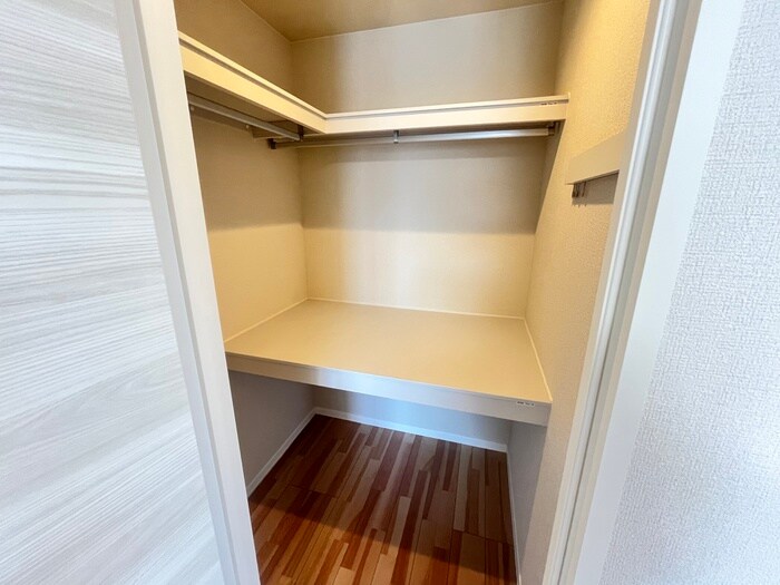 物件内観写真12　(収納)