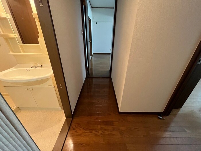 物件内観写真19　(廊下)