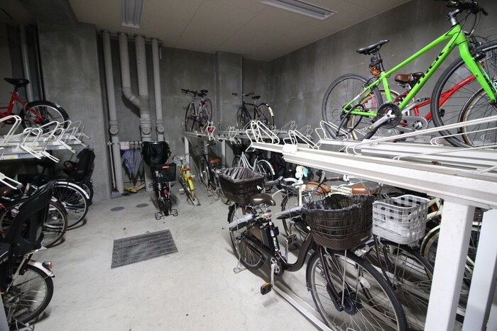 物件外観写真6　(駐輪場)