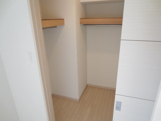 物件内観写真12　(収納)