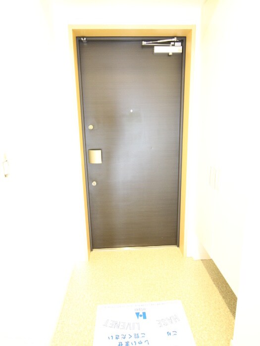 物件内観写真13　(玄関)