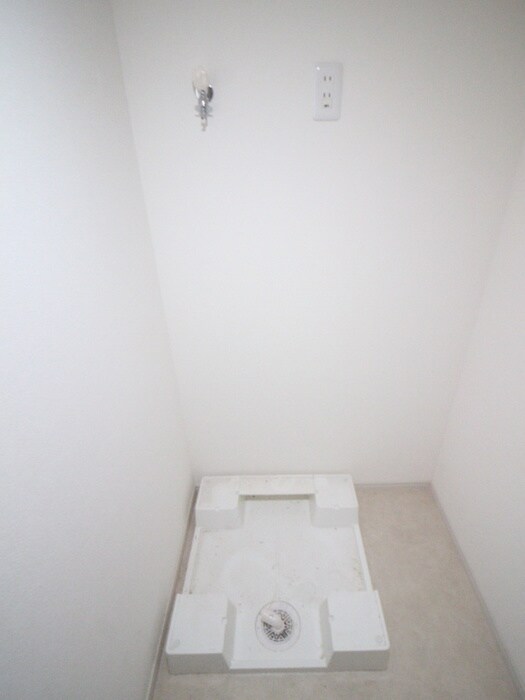 物件内観写真21　(洗濯機置場)