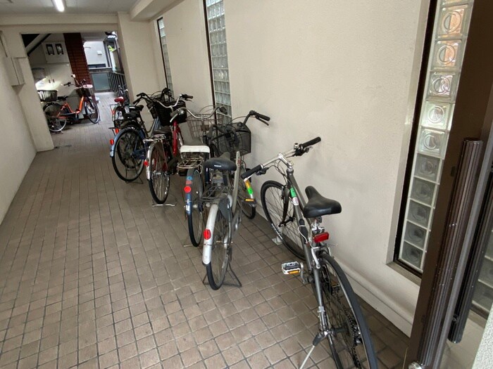 物件外観写真5　(駐輪場)