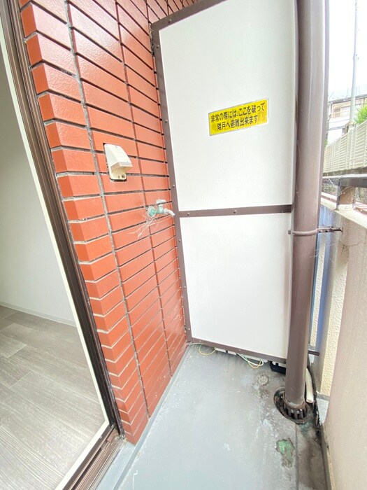 物件内観写真16　(洗濯機置場)