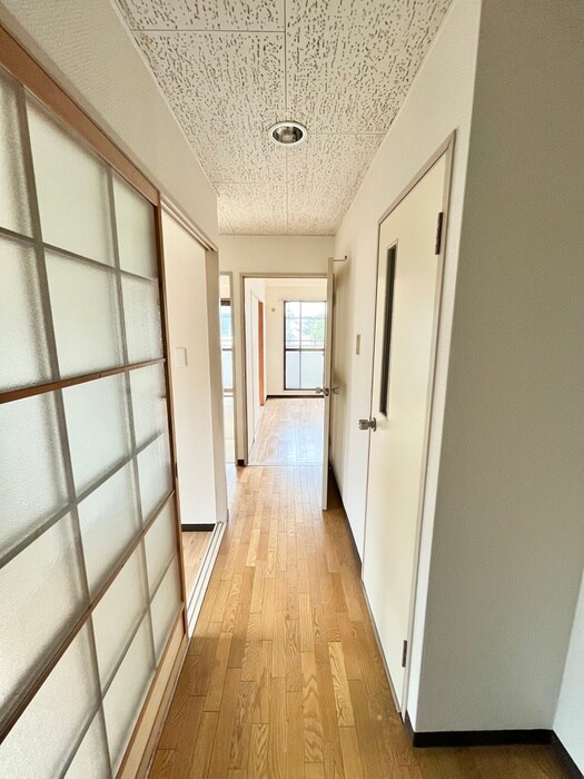 物件内観写真17　(廊下)