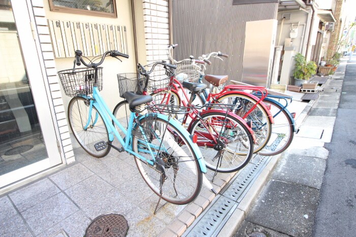 物件外観写真6　(駐輪場)