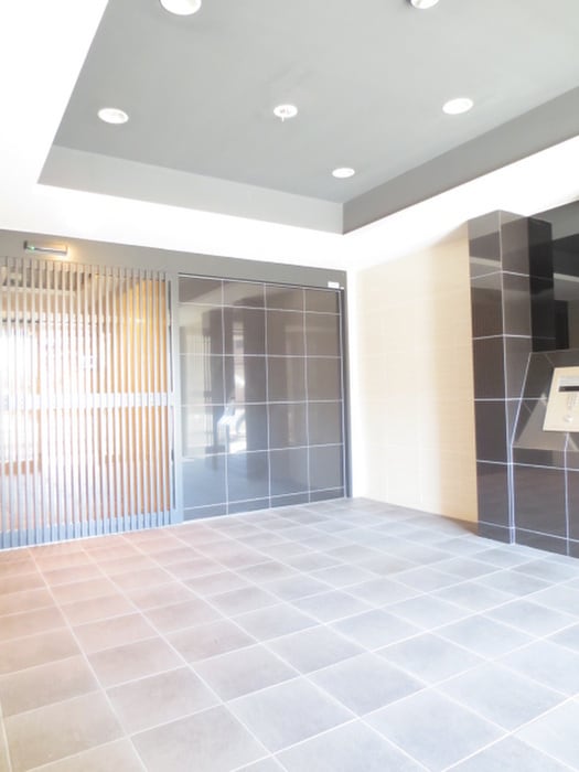 物件外観写真5　(エントランス部分)