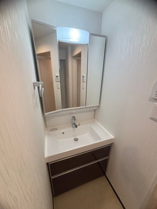 物件内観写真11　(洗面)