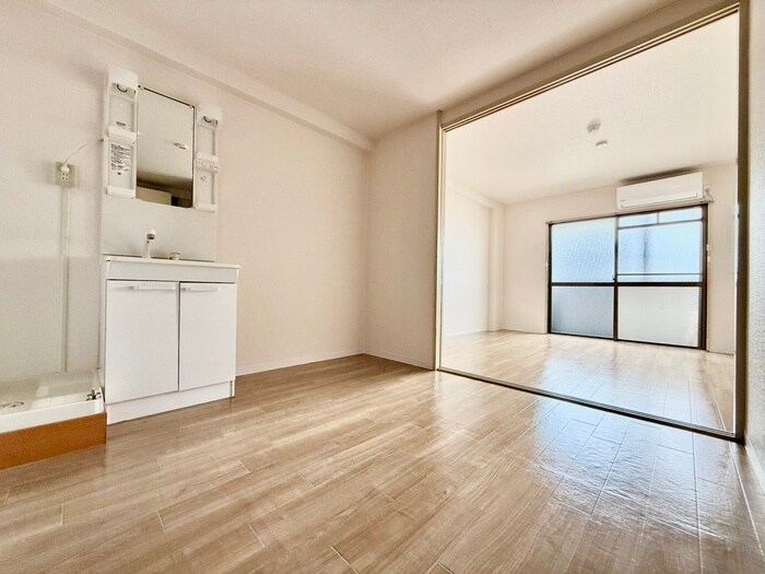 物件内観写真9　(居室)