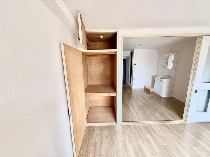 物件内観写真12　(収納)