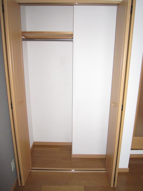 物件内観写真13　(収納)