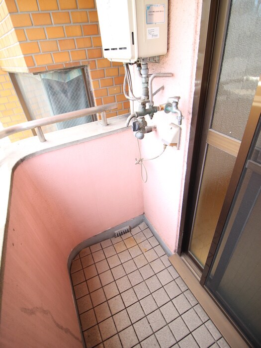 物件内観写真14　(洗濯機置場)