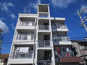 久寿川岡田マンション外観写真