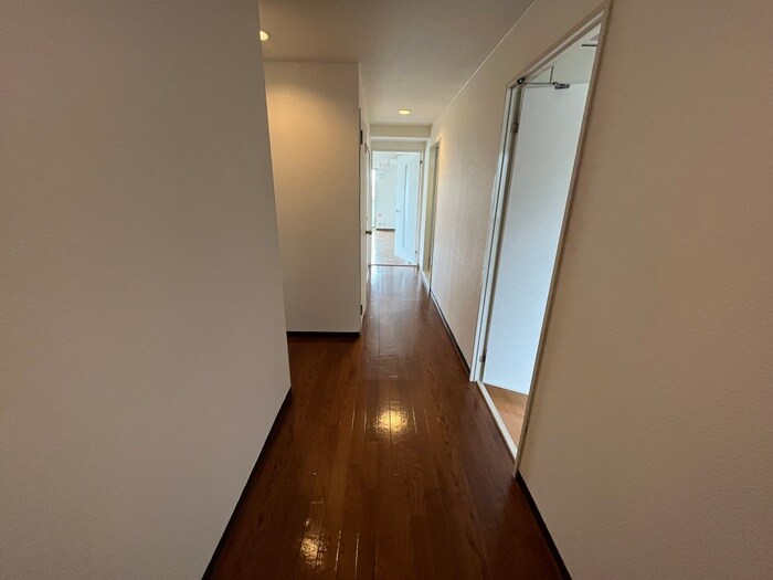 物件内観写真16　(廊下)