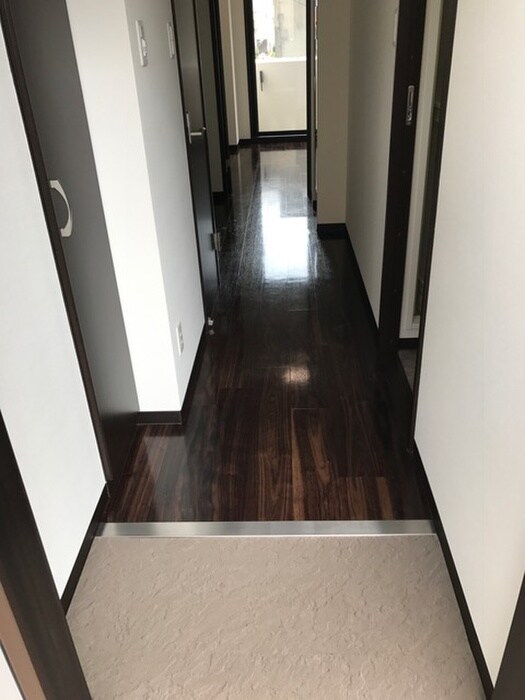 物件内観写真9　(廊下)