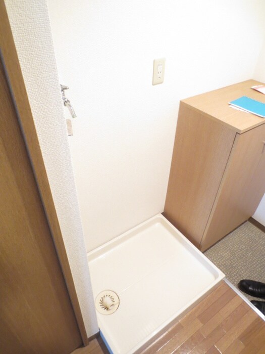 物件内観写真14　(洗濯機置場)