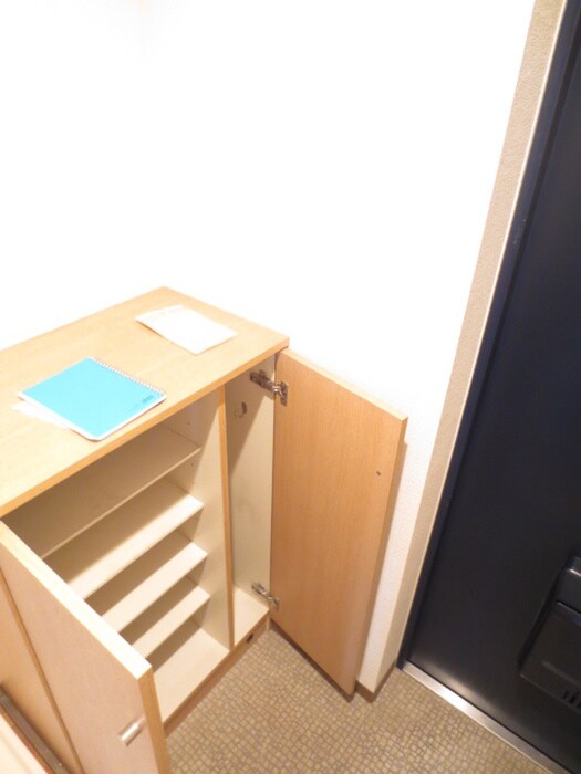 物件内観写真15　(靴箱)