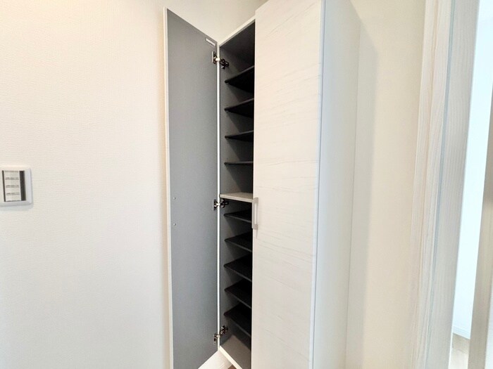 物件内観写真16　(靴箱)