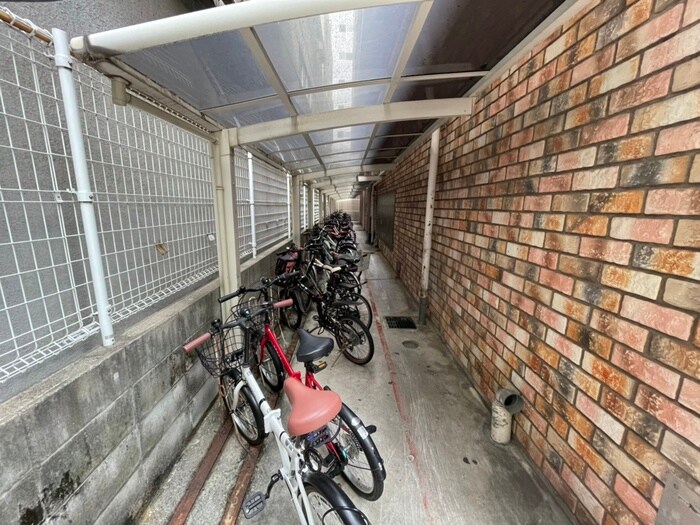 物件外観写真5　(駐輪場)