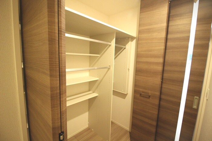 物件内観写真12　(収納)