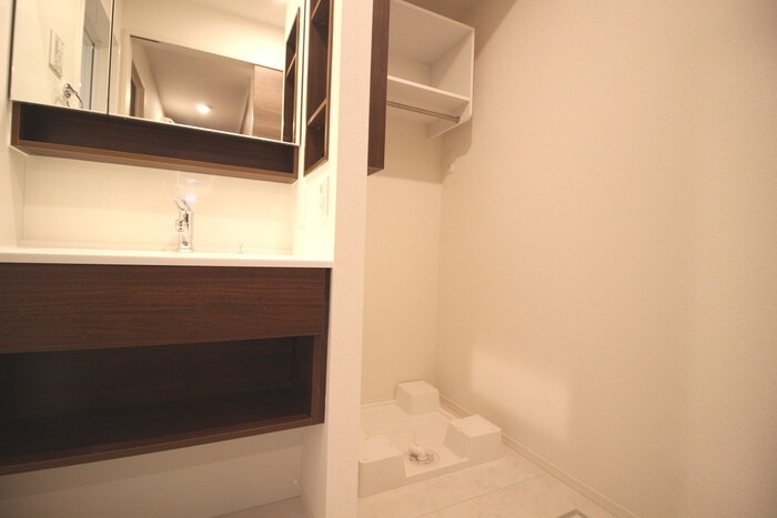 物件内観写真15　(洗濯機置場)