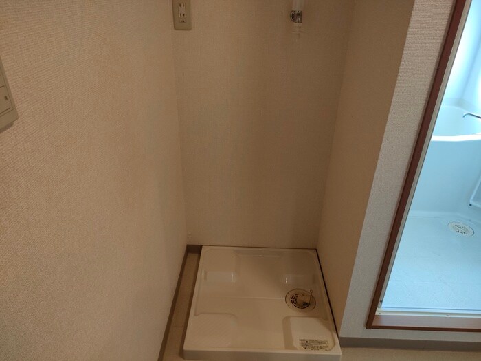 物件内観写真15　(洗濯機置場)