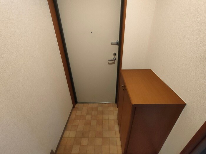 物件内観写真16　(玄関)