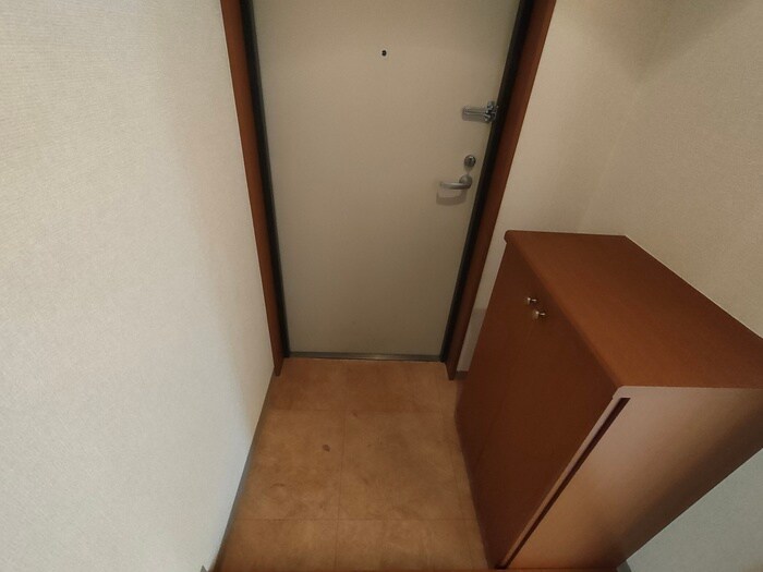 物件内観写真16　(玄関)