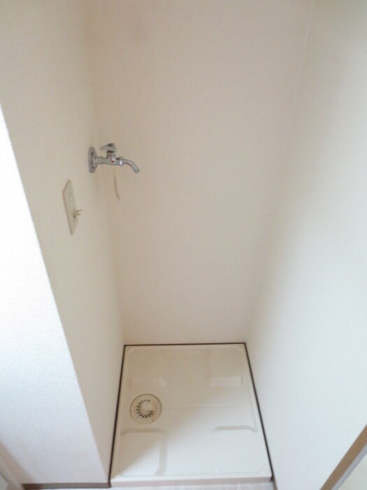 物件内観写真11　(洗濯機置場)