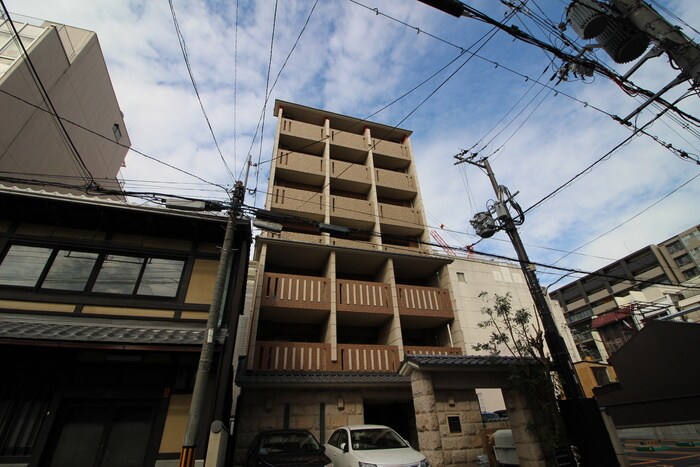 ﾌﾟﾚｻﾝｽ京都四条烏丸ｸﾛｽ(２０４)の物件外観写真