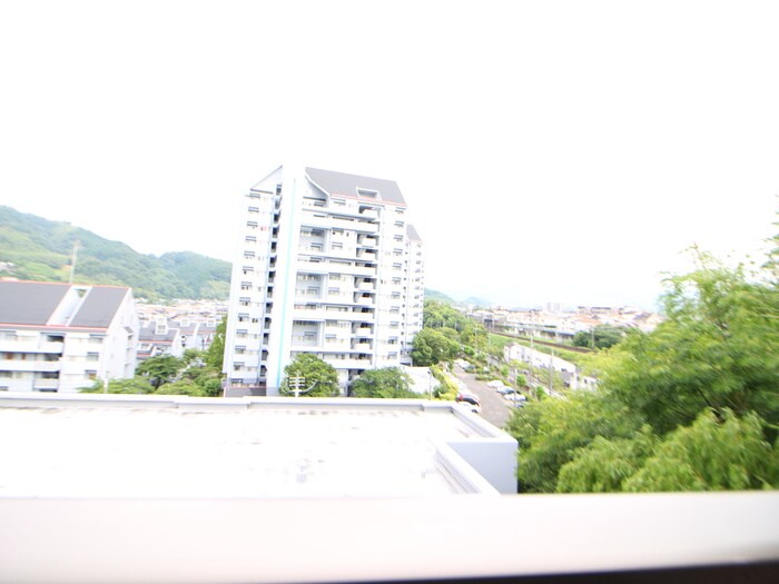 物件内観写真22　(室内からの展望)