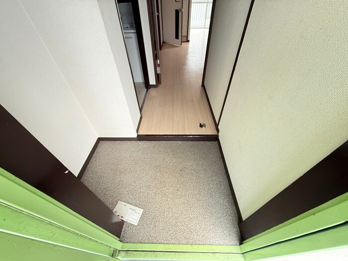 物件内観写真14　(玄関)