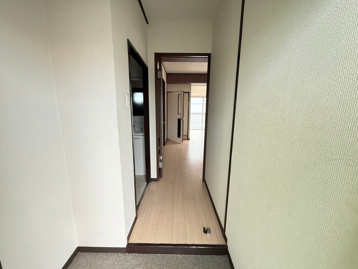 物件内観写真20　(廊下)