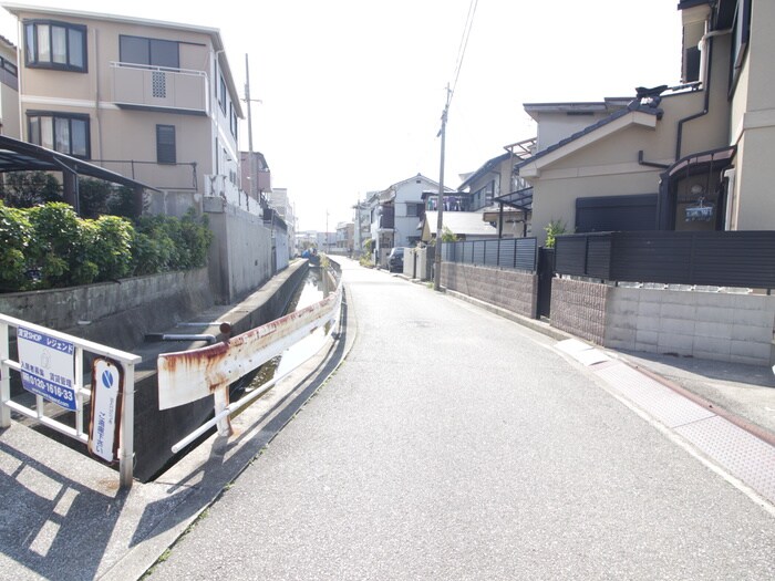 物件外観写真3　(周辺環境)