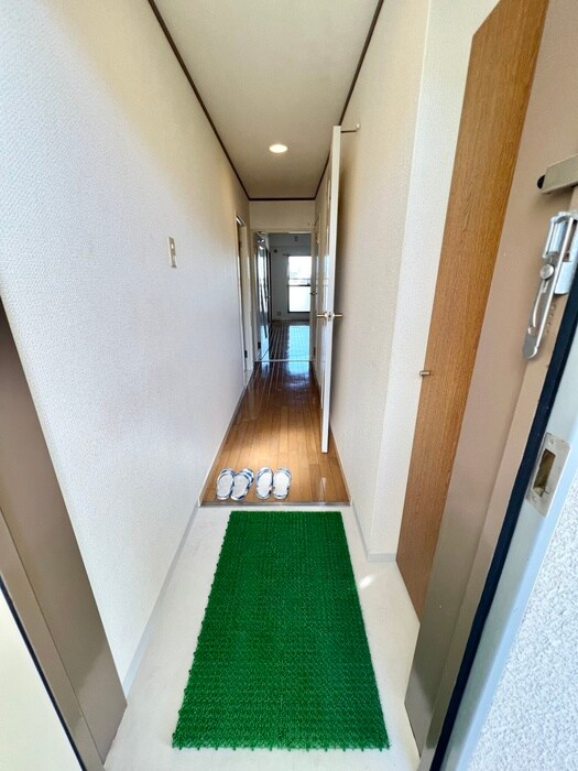 物件内観写真18　(玄関)