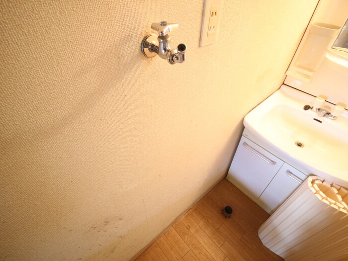 物件内観写真12　(洗濯機置場)