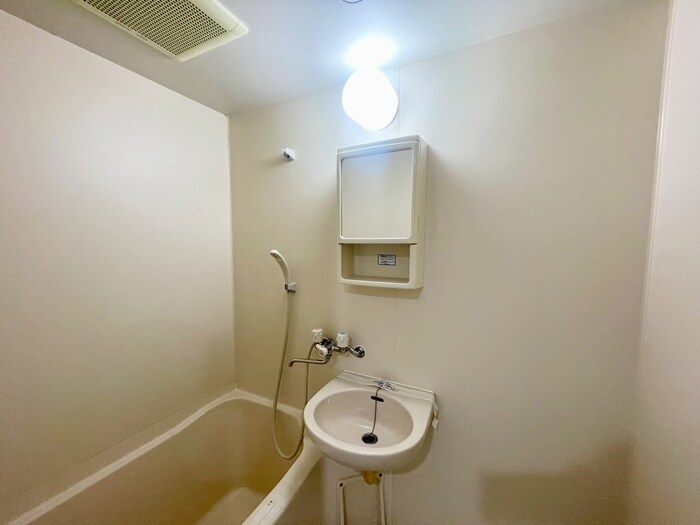 物件内観写真11　(洗面)