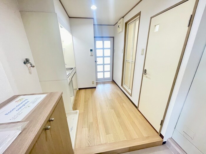 物件内観写真17　(廊下)