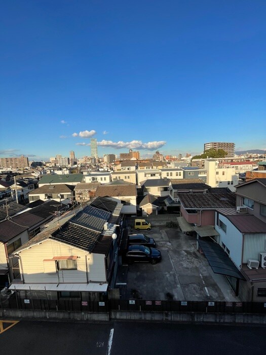 物件内観写真14　(室内からの展望)