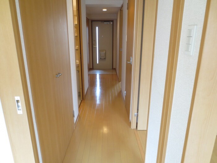 物件内観写真13　(廊下)