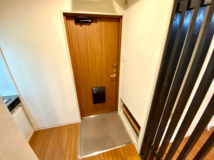 物件内観写真13　(玄関)