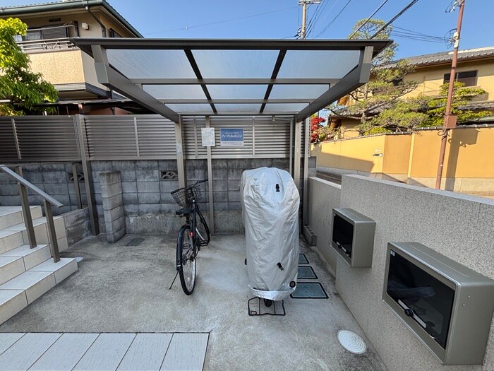 物件外観写真6　(駐輪場)