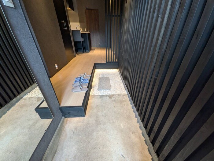 物件内観写真17　(玄関)