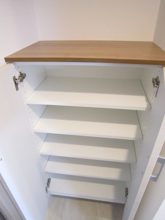 物件内観写真8　(靴箱)